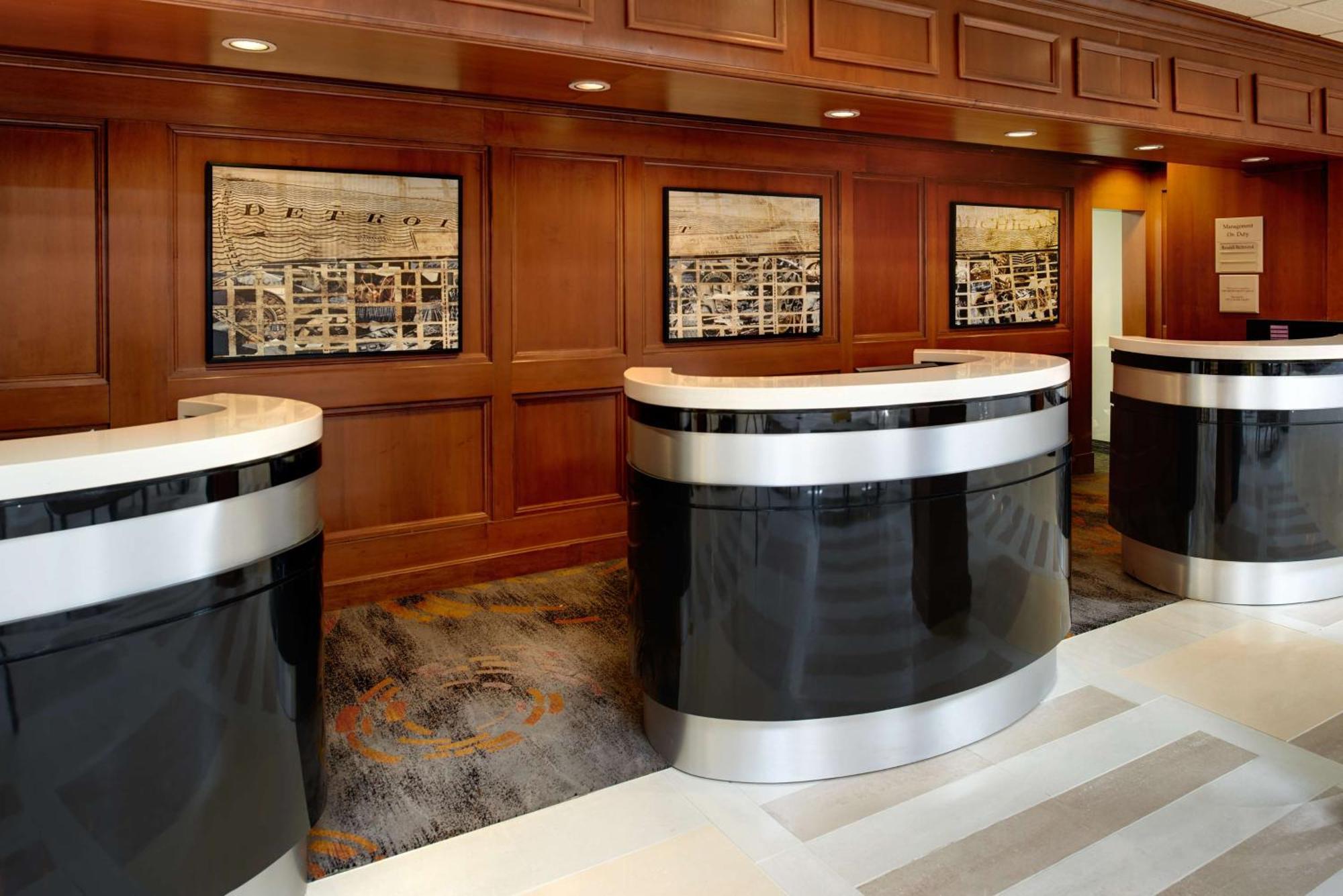 Doubletree By Hilton Dearborn Hotel Exterior photo
