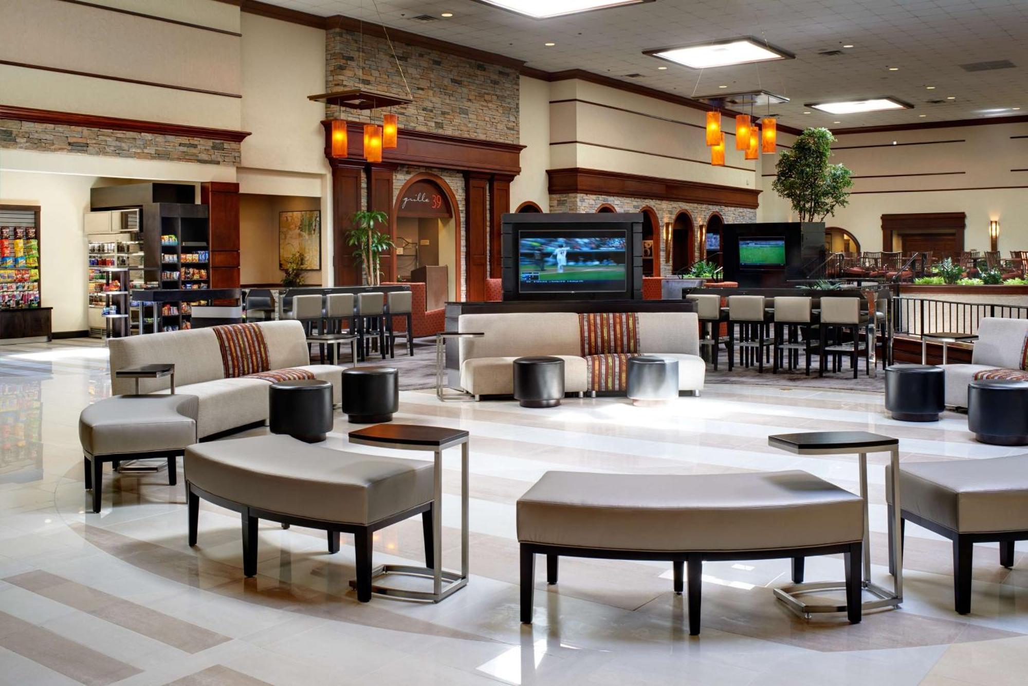 Doubletree By Hilton Dearborn Hotel Exterior photo